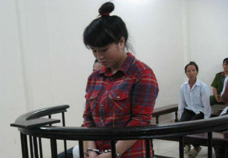 Tú bà 16 tuổi lãnh 4 năm 6 tháng tù giam