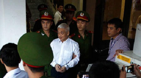 Bầu Kiên bị cách ly trong phần thẩm vấn chiều 28/11