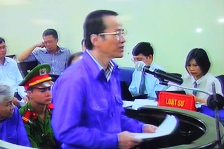 Bầu Kiên bị cách ly trong phần thẩm vấn chiều 28/11