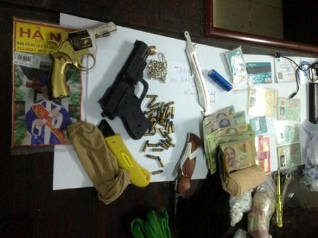 Bắt giữ kẻ nổ súng bắn vợ và 3 người khác trọng thương