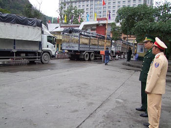 Lạng Sơn: Giải tỏa ùn tắc cho xe nông sản qua biên giới