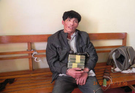 Sơn La: Bắt đối tượng mang súng K59 đi buôn 5 bánh heroin