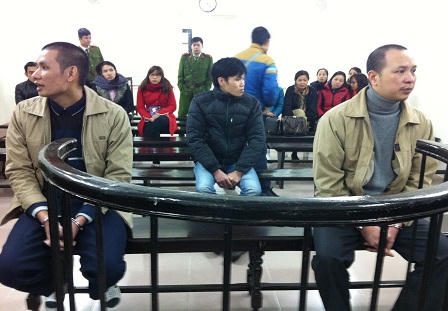 Mơ làm mẫu ảnh, nhiều cô gái trẻ dính bẫy "siêu lừa"