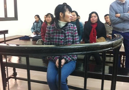 Nữ quái mang Lexus đi lừa tiền tỷ