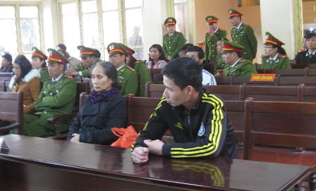  Tiếp tục hoãn phiên tòa xử sát thủ  Lý Nguyễn Chung