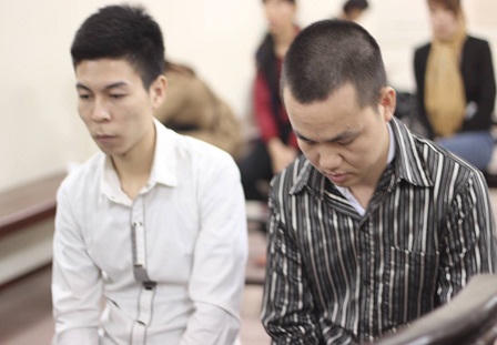 Rủ nhau đua xe, hai tài xế taxi lĩnh 10 năm tù