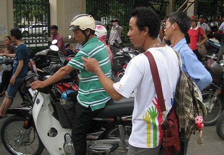 Sỹ tử tạm biệt Thủ đô, háo hức về lại quê nhà