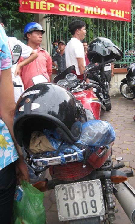 Sỹ tử tạm biệt Thủ đô, háo hức về lại quê nhà