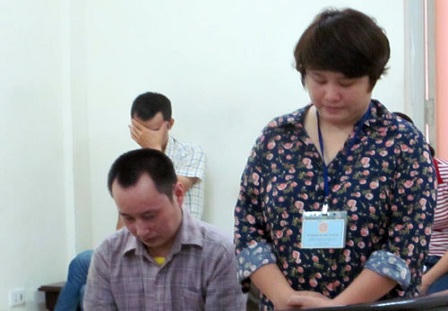 Chụp “mát mẻ” cho hơn 20 gái bán dâm, “nhiếp ảnh gia” lĩnh án