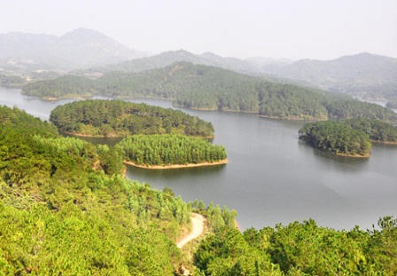 Hồ Khuôn Thần - điểm dã ngoại hấp dẫn cuối tuần gần Hà Nội