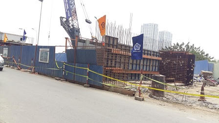 Cận cảnh vụ rơi dầm thép khổng lồ trên đường Trần Duy Hưng