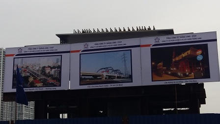 Cận cảnh vụ rơi dầm thép khổng lồ trên đường Trần Duy Hưng