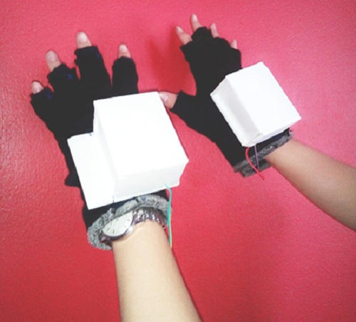 Cậu học trò sáng tạo găng tay thông minh cho người khiếm thị