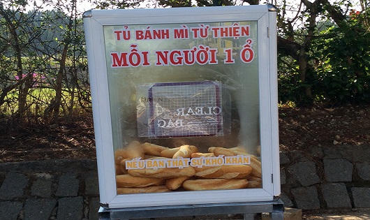 Kỳ diệu tủ bánh vắng chủ hết lại đầy, mua một ổ trả 500 nghìn