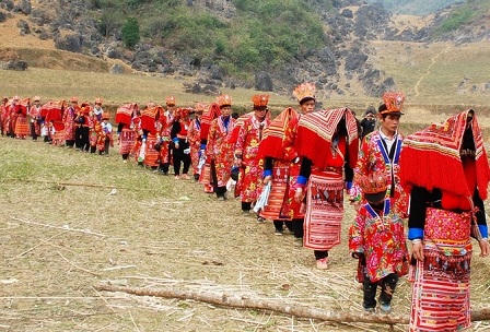 Huyền bí tục "xin chứng nhận trưởng thành" từ người âm