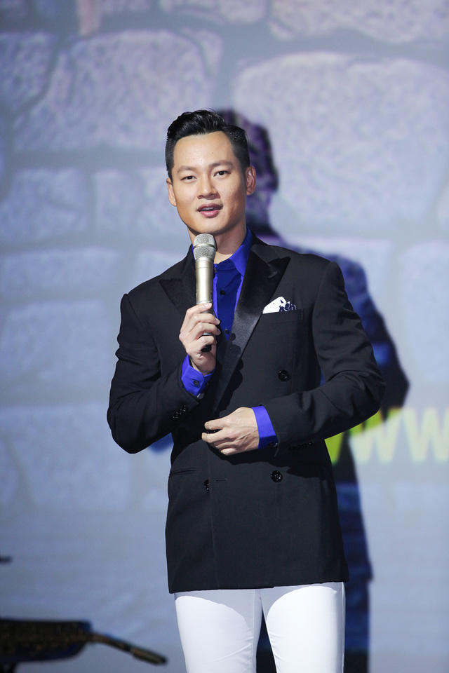 Độc đáo cách "sao" 9x thể hiện tình yêu nước 