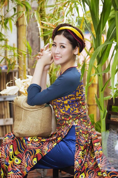 Hôm nay Mỹ tôn vinh áo dài, bao giờ Việt Nam có ngày này?