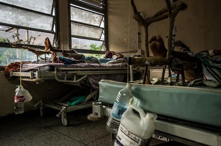 Venezuela - “Lửa cháy” đổ thêm “dầu”