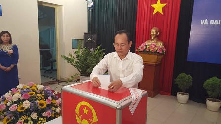 Ảnh đẹp về cử tri Hà Nội trong ngày hội non sông