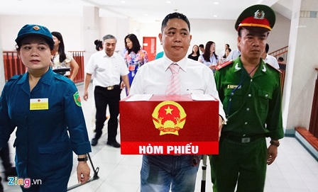 Ảnh đẹp về cử tri Hà Nội trong ngày hội non sông