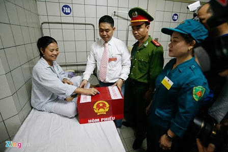 Ảnh đẹp về cử tri Hà Nội trong ngày hội non sông