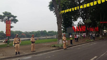 Ảnh đẹp về cử tri Hà Nội trong ngày hội non sông