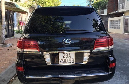 Hoài nghi quanh chiếc xe sang Phó chủ tịch tỉnh Hậu Giang sử dụng