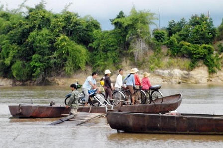 Mong luật không bị “nước cuốn trôi”