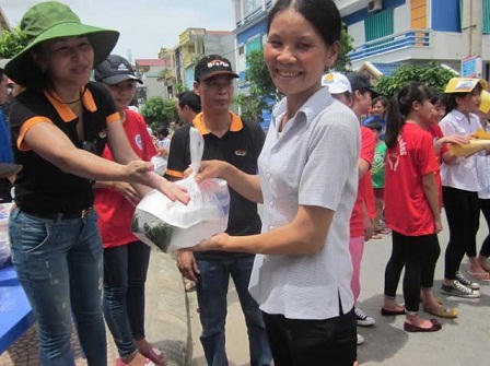 Ấm áp nghĩa tình mùa thi