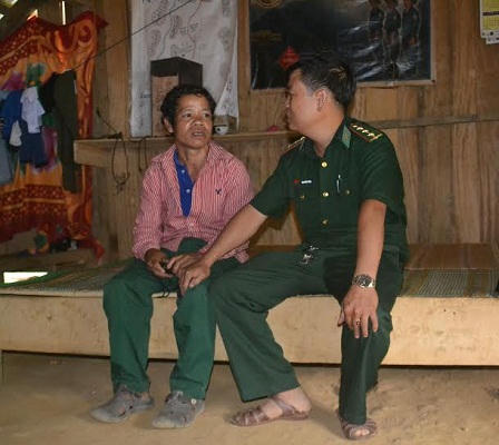 Về  nơi “cọng rau bẻ nửa, hạt muối cắn đôi”