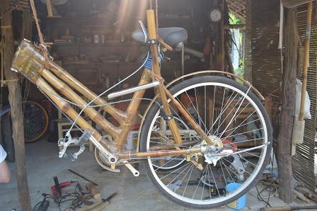 Hai “nhà sáng chế” phố Hội và chiếc xe đạp tre độc đáo