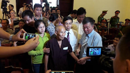 Cảm động buổi công khai xin lỗi tử tù Trần Văn Thêm