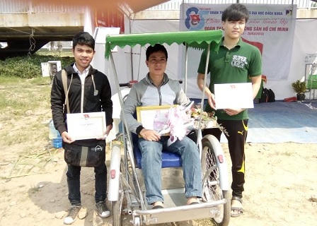 Táo bạo ý tưởng xích lô điều khiển bằng... mặt trời