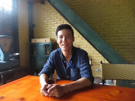 Cựu du học sinh Anh trở thành chủ quán ăn 'mậu dịch'