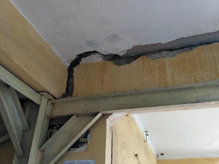 Chung cư A7 Tân Mai: Nhà dọa sập, dân thấp thỏm