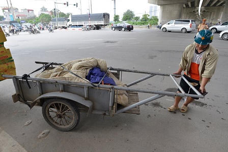 Hà Nội ra quân xử lý tình trạng xe chở hàng cồng kềnh