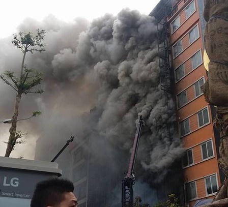 Toàn cảnh vụ hỏa hoạn kinh hoàng phố Trần Thái Tông