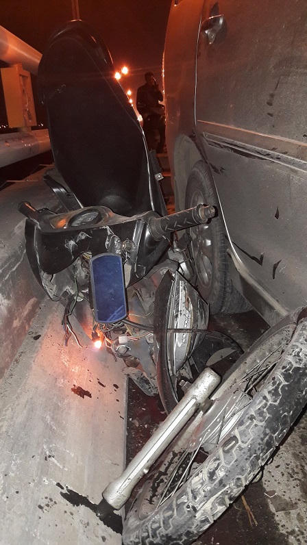 Tài xế Innova gây tại nạn, hất văng nạn nhân rơi xuống chân cầu Thanh Trì định rú ga bỏ chạy