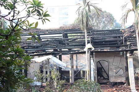 Toàn cảnh vụ cháy chùa Tĩnh Lâu, phố Trích Sài