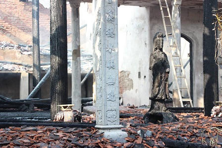 Toàn cảnh vụ cháy chùa Tĩnh Lâu, phố Trích Sài