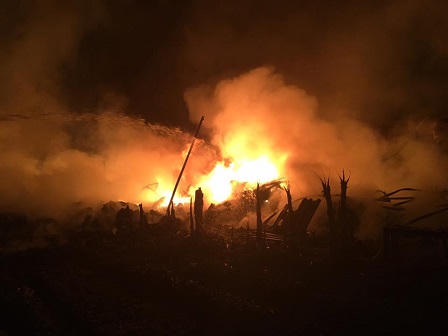 Hà Nội cháy rụi 3 xưởng trong đêm