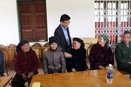 Bộ trưởng Lê Thành Long dâng hương  tại Khu di tích lịch sử Bộ Tư pháp