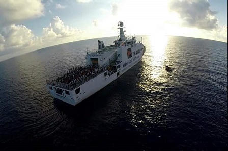 Hình ảnh đẹp trong chuyến thăm Trường Sa của kiều bào