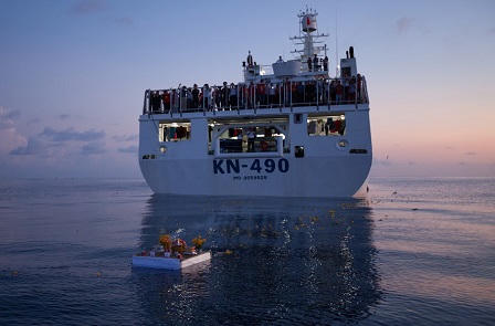 Hình ảnh đẹp trong chuyến thăm Trường Sa của kiều bào