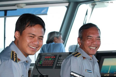 Hình ảnh đẹp trong chuyến thăm Trường Sa của kiều bào