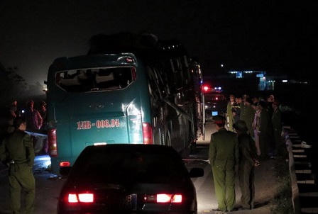 Nổ xe khách giường nằm tại Bắc Ninh, 2 người chết 12 người bị thương