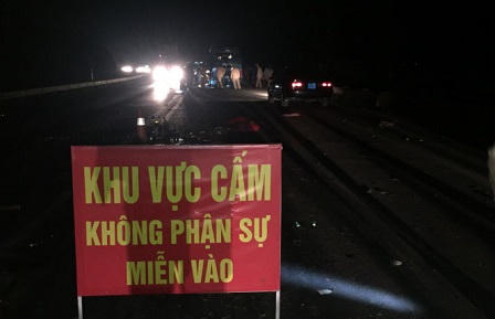 Nổ xe khách giường nằm tại Bắc Ninh, 2 người chết 12 người bị thương