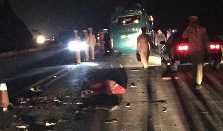 Nổ xe khách giường nằm tại Bắc Ninh, 2 người chết 12 người bị thương