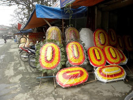 Kỳ lạ 'làng vòng tang'