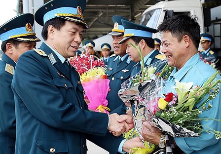 50 năm Sư đoàn Không quân Anh hùng